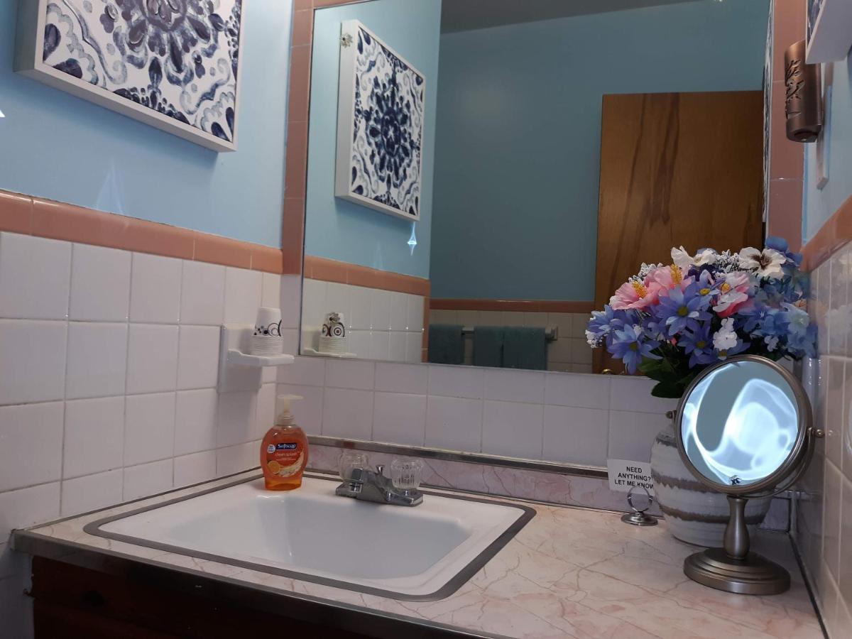Quiet, Clean House W/ Steel Balls Bed & Breakfast Ричмънд Екстериор снимка
