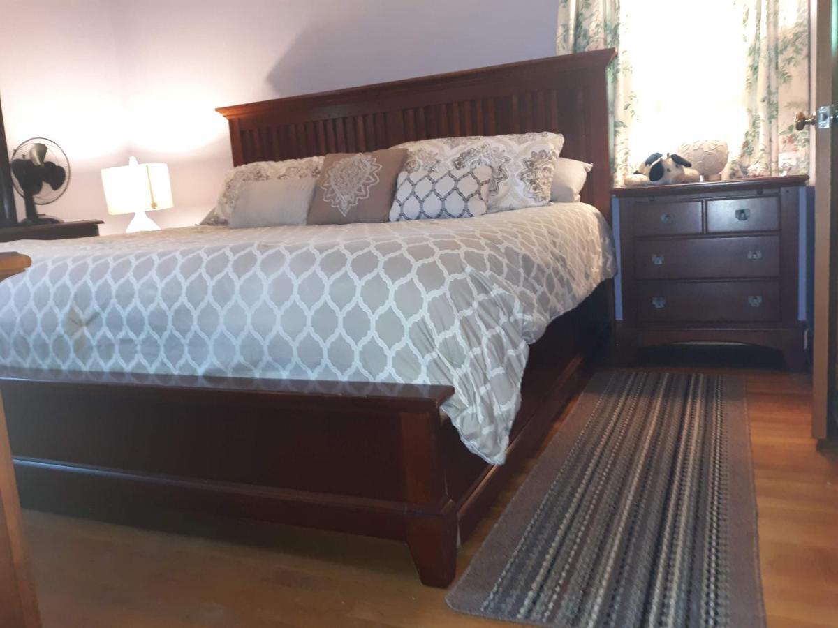 Quiet, Clean House W/ Steel Balls Bed & Breakfast Ричмънд Екстериор снимка